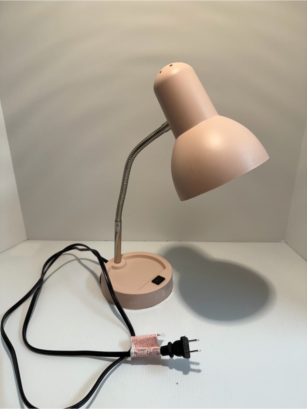 Mainstays LED Gooseneck Desk Lamp (Blush Pink)